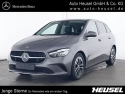 Metalliclack mountaingrau Gebraucht 2024 Mercedes B200 Progressive Van / Kleinbus | 34.900 € (Teuer)