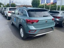 Blau Neu 2025 VW T-Roc Life SUV | 31.958 € (Superpreis)