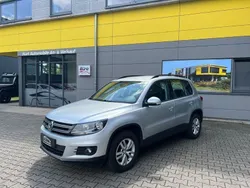 Reflexsilber metallic Gebraucht 2012 VW Tiguan Trendline SUV | 9.990 € (Fairer Preis)