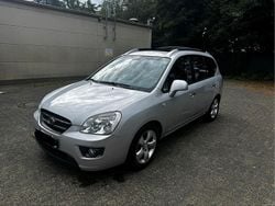 Silber Gebraucht 2007 Kia Carens 2 Van / Kleinbus | 3.999 € (Guter Preis)