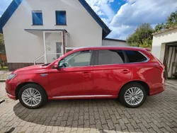 Rot Gebraucht 2019 Mitsubishi Outlander P-HEV Basis SUV | 19.000 € (Fairer Preis)