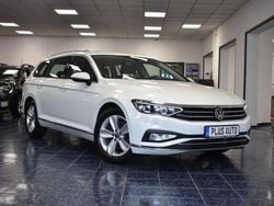 Weiß Gebraucht 2020 VW Passat Elegance Kombi | 18.770 € (Guter Preis)