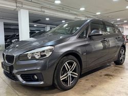 Grau Gebraucht 2015 BMW 218 Sport Line Van / Kleinbus | 10.900 € (Fairer Preis)