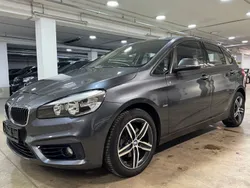 Grau Gebraucht 2015 BMW 218 Sport Line Van / Kleinbus | 11.999 € (Fairer Preis)