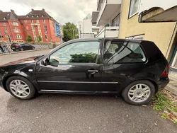 Schwarz Gebraucht 2000 VW Golf IV Kleinwagen | 1.000 € (Etwas zu teuer)