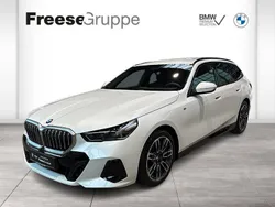 Weiß Gebraucht 2024 BMW 520 M Sport Kombi | 56.990 €