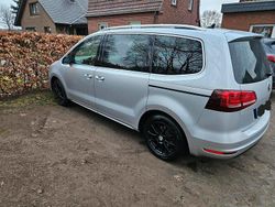 Silber Gebraucht 2017 VW Sharan Van / Kleinbus | 16.500 € (Fairer Preis)