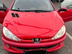 Rot Gebraucht 2004 Peugeot 206 Cabrio | 1.650 € (Fairer Preis)