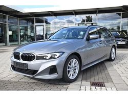 Grau Gebraucht 2023 BMW 320 Shadowline Kombi | 29.890 € (Superpreis)