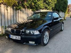 Schwarz Gebraucht 1997 BMW 318 Cabriolet Sport Line Cabrio | 13.999 €