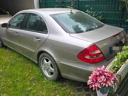 Silber Gebraucht 2004 Mercedes E240 Limousine | 6.990 € (Etwas zu teuer)