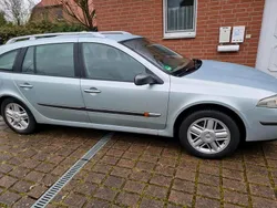 Silber Gebraucht 2003 Renault Laguna II Kombi | 2.300 € (Teuer)