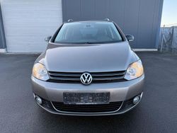 Braun Gebraucht 2011 VW Golf Style Limousine | 7.990 € (Teuer)