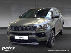 Mimetic green / dach schwarz Gebraucht 2021 Jeep Compass SUV | 27.889 € (Teuer)