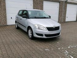 Silber Gebraucht 2010 Skoda Fabia Kleinwagen | 2.798 € (Fairer Preis)