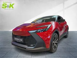 Karminarot metallic / dach schwarz (rot) Neu 2025 Toyota C-HR SUV | 41.290 € (Etwas zu teuer)