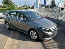 Grau Gebraucht 2018 Mercedes B220 Edition Van / Kleinbus | 21.990 € (Fairer Preis)
