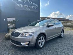 Beige Gebraucht 2014 Skoda Octavia Elegance Kombi | 8.500 € (Guter Preis)