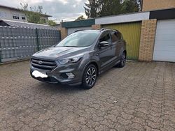 Grau Gebraucht 2017 Ford Kuga ST-Line SUV | 19.000 € (Teuer)