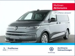 Grau Gebraucht 2023 VW Multivan Style Van / Kleinbus | 57.290 € (Fairer Preis)