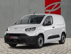 Icewhite Neu 2024 Toyota Proace City Van | 23.978 €