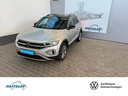 Ivory silver metallic (metallic) Gebraucht 2024 VW T-Roc Move SUV | 29.980 € (Fairer Preis)