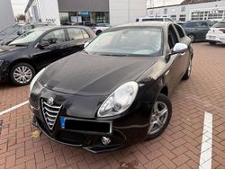 Schwarz Gebraucht 2014 Alfa Romeo Giulietta Veloce Limousine | 7.690 € (Fairer Preis)