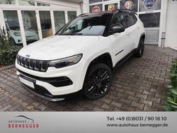 Weiß (alpine white, dach schwarz) Gebraucht 2021 Jeep Compass 80th Anniversary SUV | 22.950 € (Etwas zu teuer)