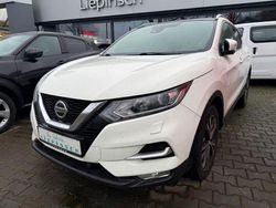Weiß Gebraucht 2018 Nissan Qashqai N-Connecta SUV | 14.990 € (Etwas zu teuer)