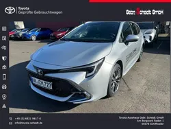 Shimmering silver metallic Gebraucht 2024 Toyota Corolla Comfort Kombi | 28.877 € (Fairer Preis)