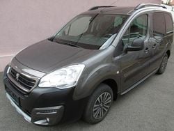 Grau Gebraucht 2018 Peugeot Partner Tepee Van / Kleinbus | 8.990 € (Fairer Preis)