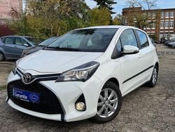 Weiß Gebraucht 2016 Toyota Yaris Lounge Kleinwagen | 8.999 € (Fairer Preis)