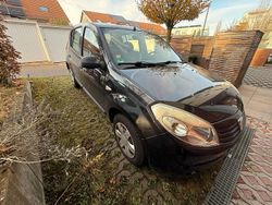 Schwarz Gebraucht 2012 Dacia Sandero Kleinwagen | 2.300 €