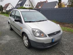 Grau Gebraucht 2006 Ford Fiesta Kleinwagen | 1.299 €