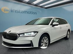 Weiß Gebraucht 2024 Skoda Superb Kombi | 34.599 € (Etwas zu teuer)