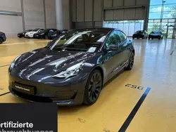 Silber Gebraucht 2021 Tesla Model 3 Performance Limousine | 32.100 € (Etwas zu teuer)