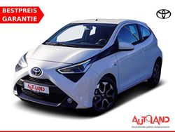 Weiß Gebraucht 2019 Toyota Aygo X-play Kleinwagen | 10.990 € (Etwas zu teuer)