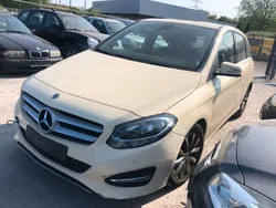 Gelb Gebraucht 2018 Mercedes B180 Van / Kleinbus | 4.988 €