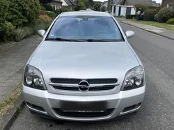 Grau Gebraucht 2004 Opel Vectra GTS Limousine | 2.900 €
