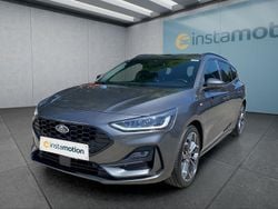 Grau Gebraucht 2022 Ford Focus Kombi | 21.849 € (Fairer Preis)