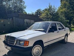 Weiß Gebraucht 1988 Mercedes 190 Limousine | 6.250 €