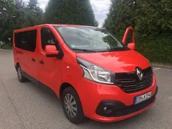 Rot Gebraucht 2017 Renault Trafic Van | 19.900 € (Teuer)