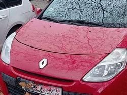 Rot Gebraucht 2010 Renault Clio II Expression Limousine | 2.000 € (Fairer Preis)