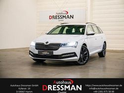 Moonweiss metallic Gebraucht 2021 Skoda Superb Ambition Kombi | 25.109 € (Fairer Preis)