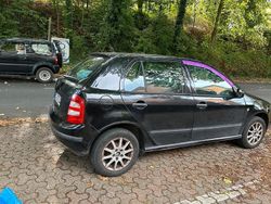 Schwarz Gebraucht 2001 Skoda Fabia Kleinwagen | 500 € (Superpreis)