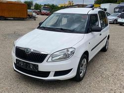 Weiß Gebraucht 2013 Skoda Roomster Active Van / Kleinbus | 2.100 € (Fairer Preis)