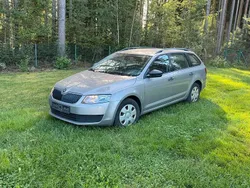 Gold Gebraucht 2016 Skoda Octavia Kombi | 6.200 € (Guter Preis)