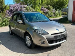 Gold Gebraucht 2010 Renault Clio II Dynamique Limousine | 5.490 € (Teuer)