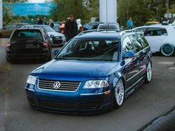 Blau Gebraucht 2004 VW Passat Kombi | 7.200 €