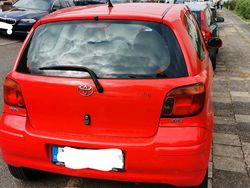 Rot Gebraucht 2005 Toyota Yaris Limousine | 750 € (Guter Preis)